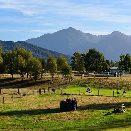 Kepler Mountain View Villa Manapouri Bagian luar foto